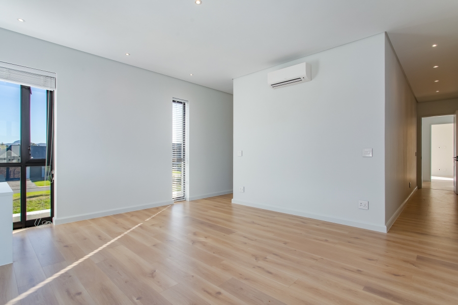 To Let 4 Bedroom Property for Rent in Pearl Valley at Val de Vie Western Cape